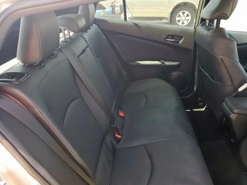 2016 TOYOTA PRIUS 