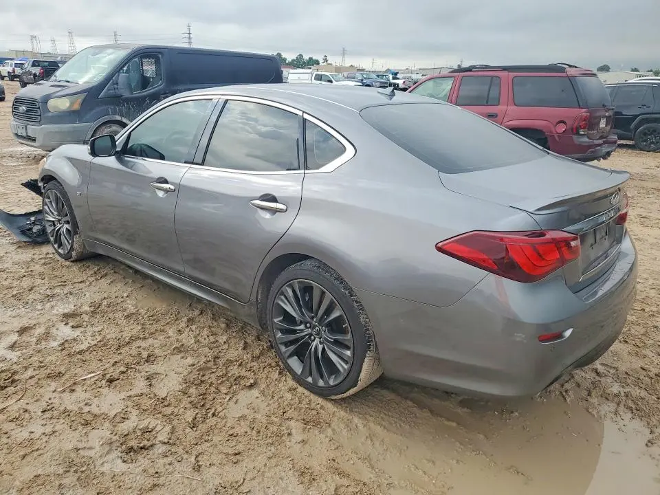 2018 INFINITI Q70 3.7 LUXE  