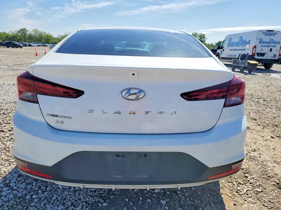 2019 HYUNDAI ELANTRA SE  