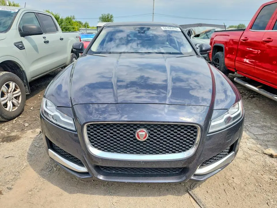 2017 JAGUAR XF PREMIUM  