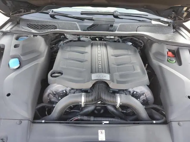 2016 PORSCHE CAYENNE GTS  