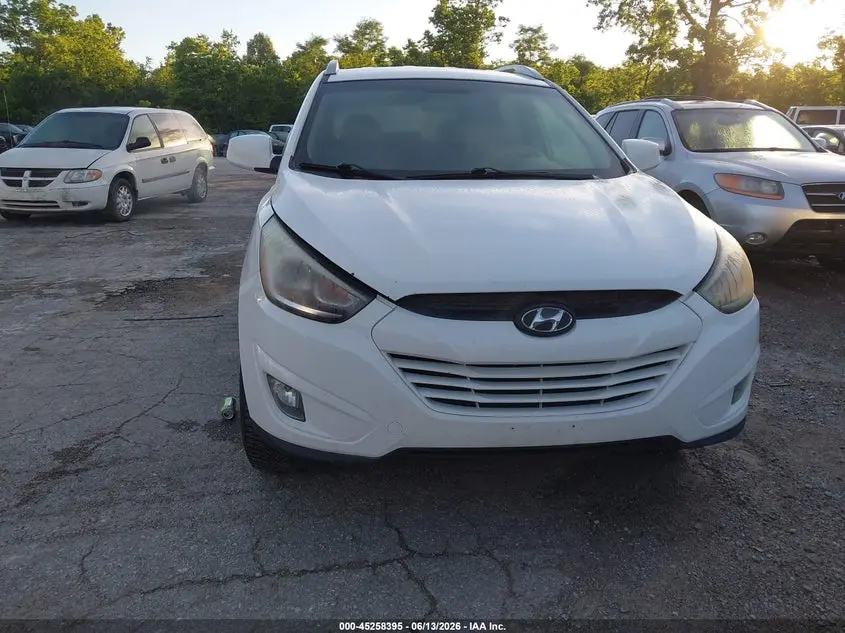 2014 HYUNDAI TUCSON SE