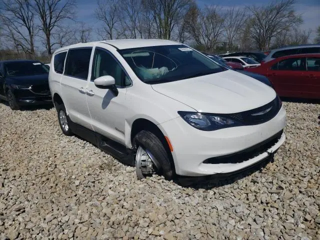 2023 CHRYSLER VOYAGER LX  
