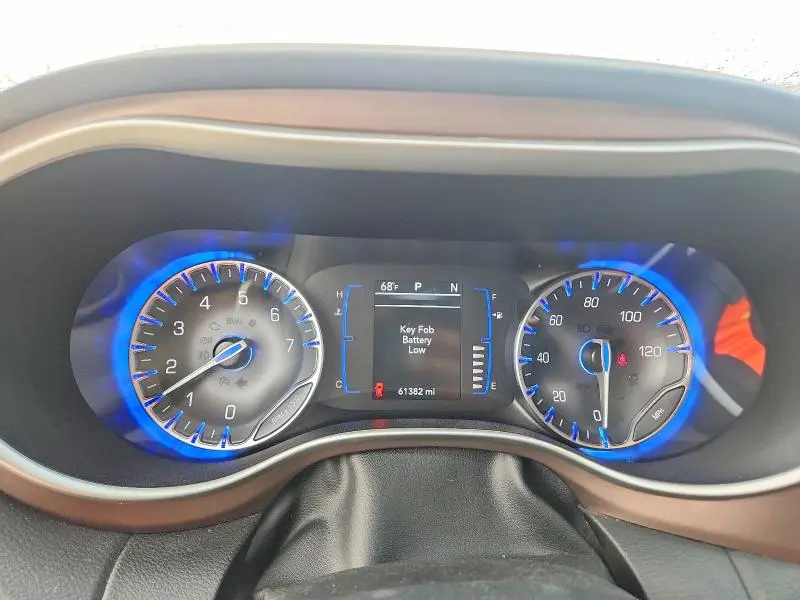 2022 CHRYSLER VOYAGER LX  