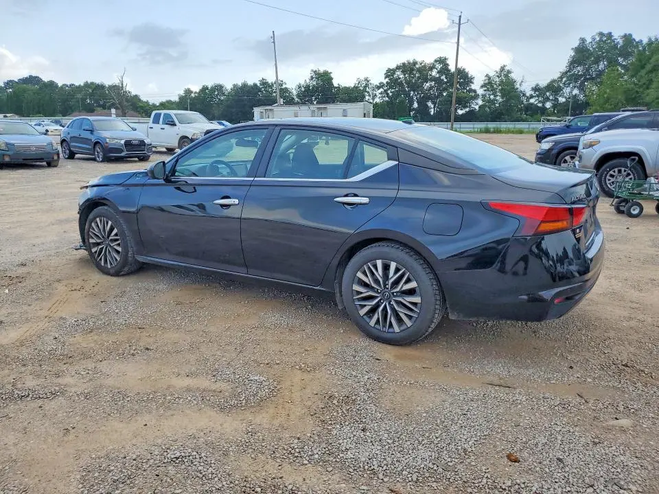 2024 NISSAN ALTIMA SV  
