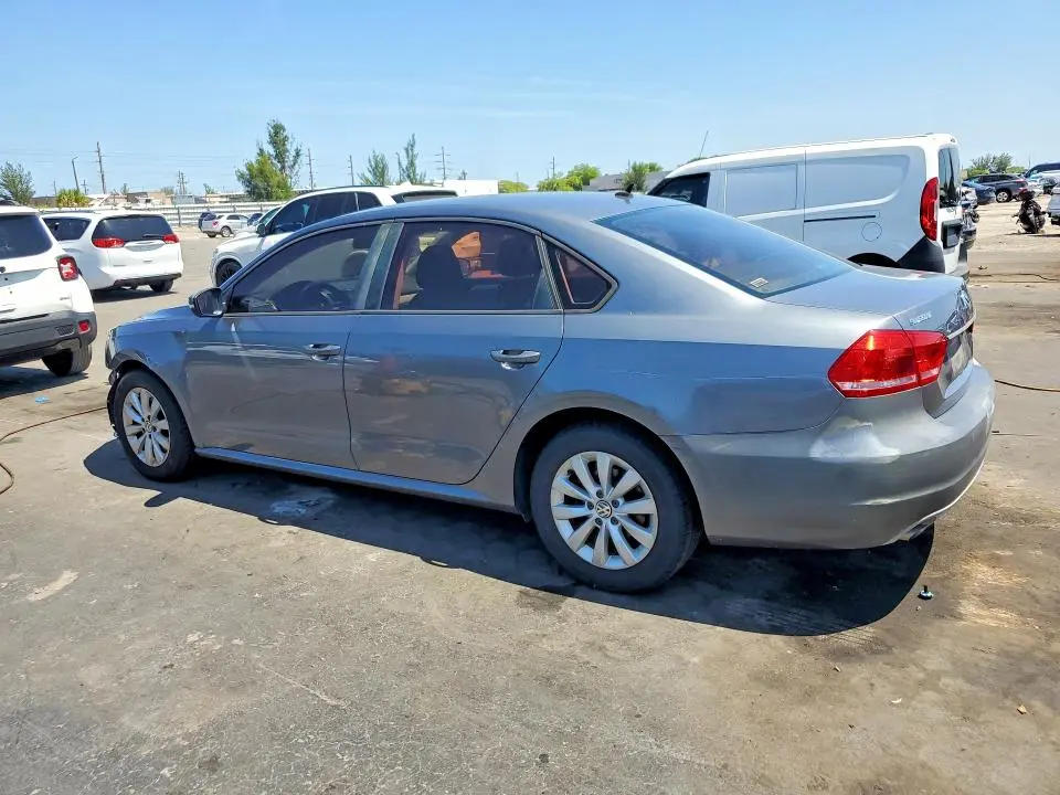 2013 VOLKSWAGEN PASSAT S  