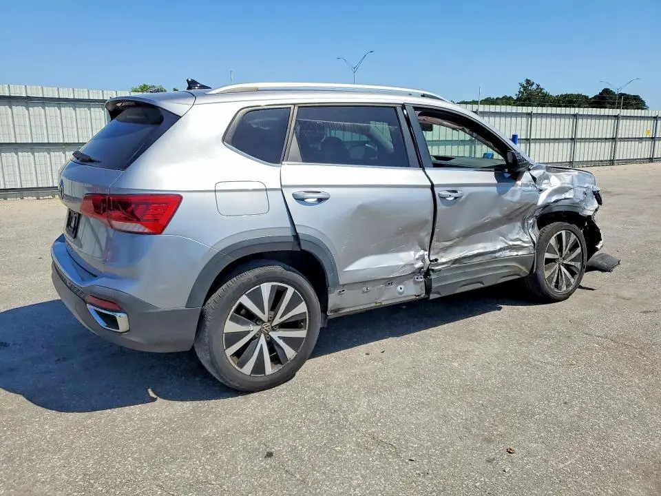 2022 VOLKSWAGEN TAOS SE  