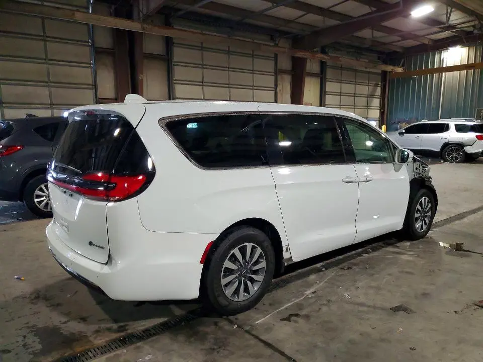 2022 CHRYSLER PACIFICA HYBRID TOURING L  