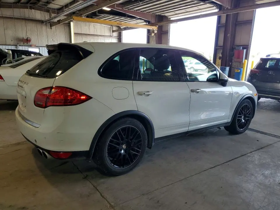 2013 PORSCHE CAYENNE TURBO  