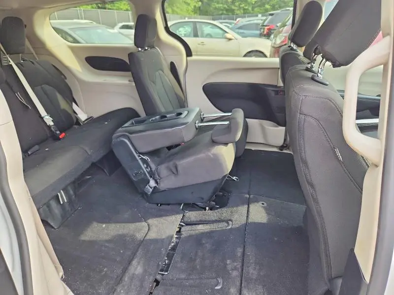 2017 CHRYSLER PACIFICA LX  