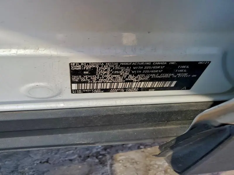 2021 TOYOTA RAV4 XLE  