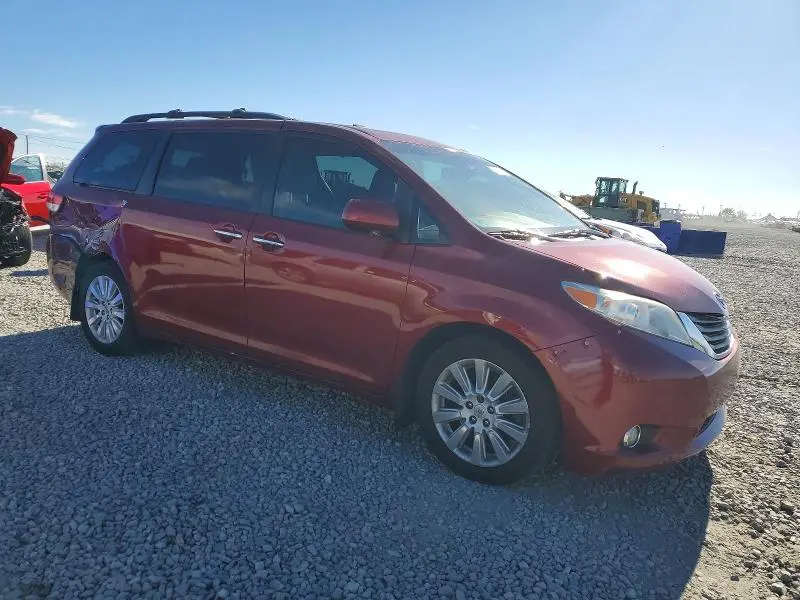 2012 TOYOTA SIENNA XLE  