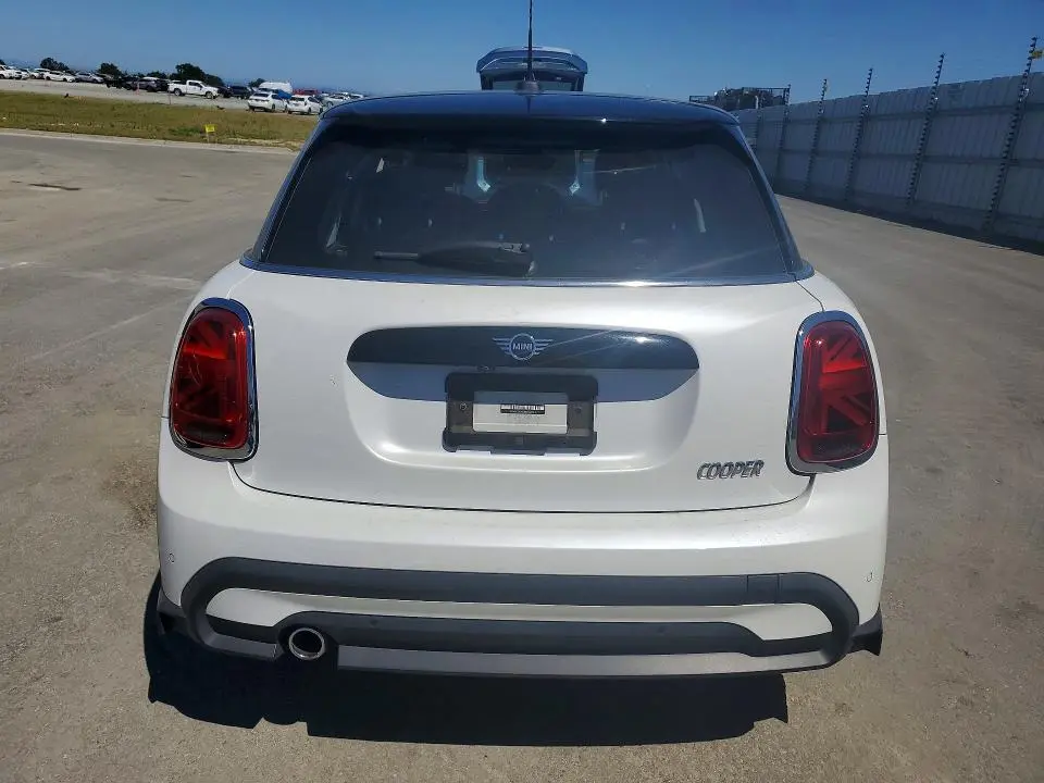 2024 MINI COOPER   