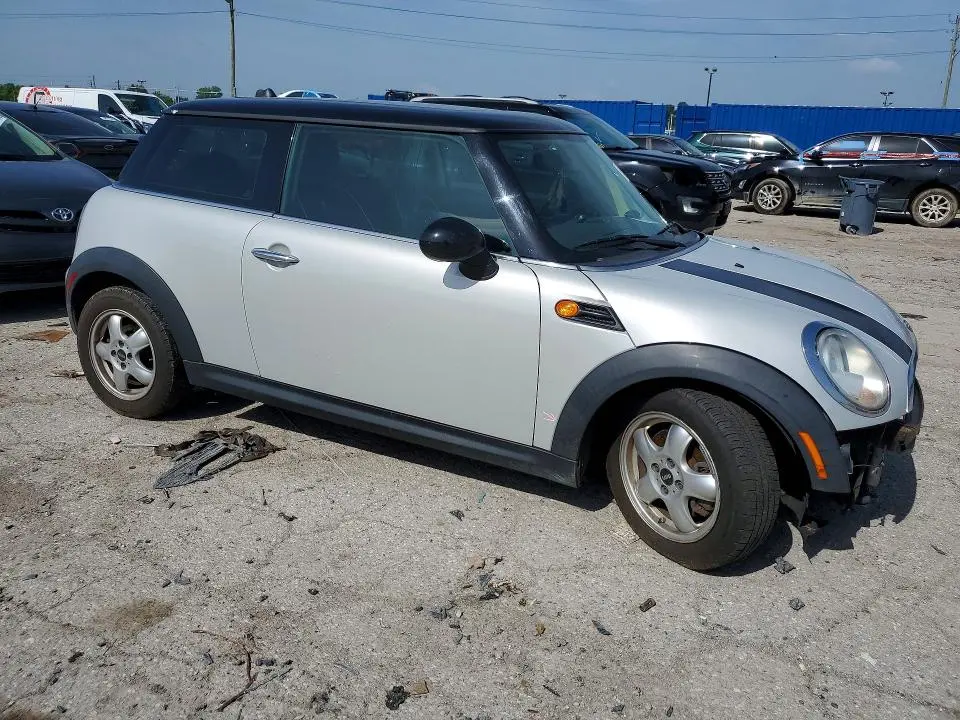 2011 MINI COOPER   