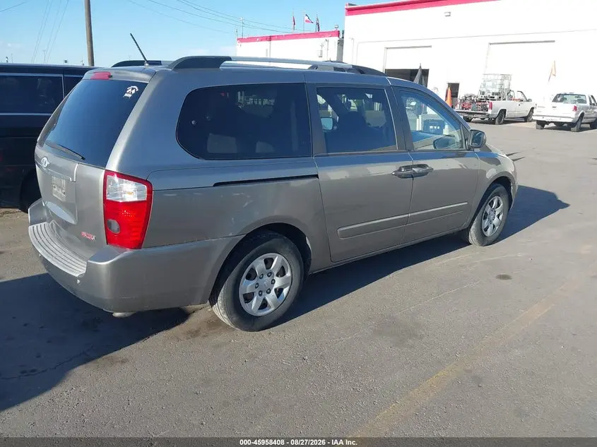 2010 KIA SEDONA LX