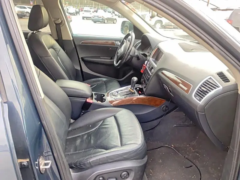 2010 AUDI Q5 PREMIUM PLUS  