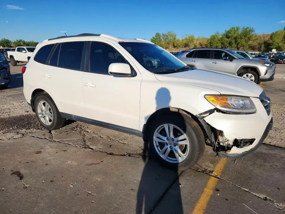 2012 HYUNDAI SANTA FE SE  