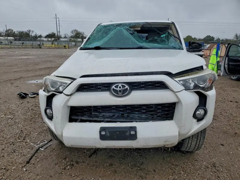 2016 TOYOTA 4RUNNER SR5  