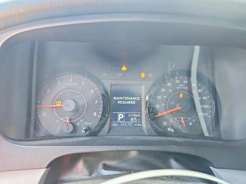 2017 TOYOTA SIENNA LE  