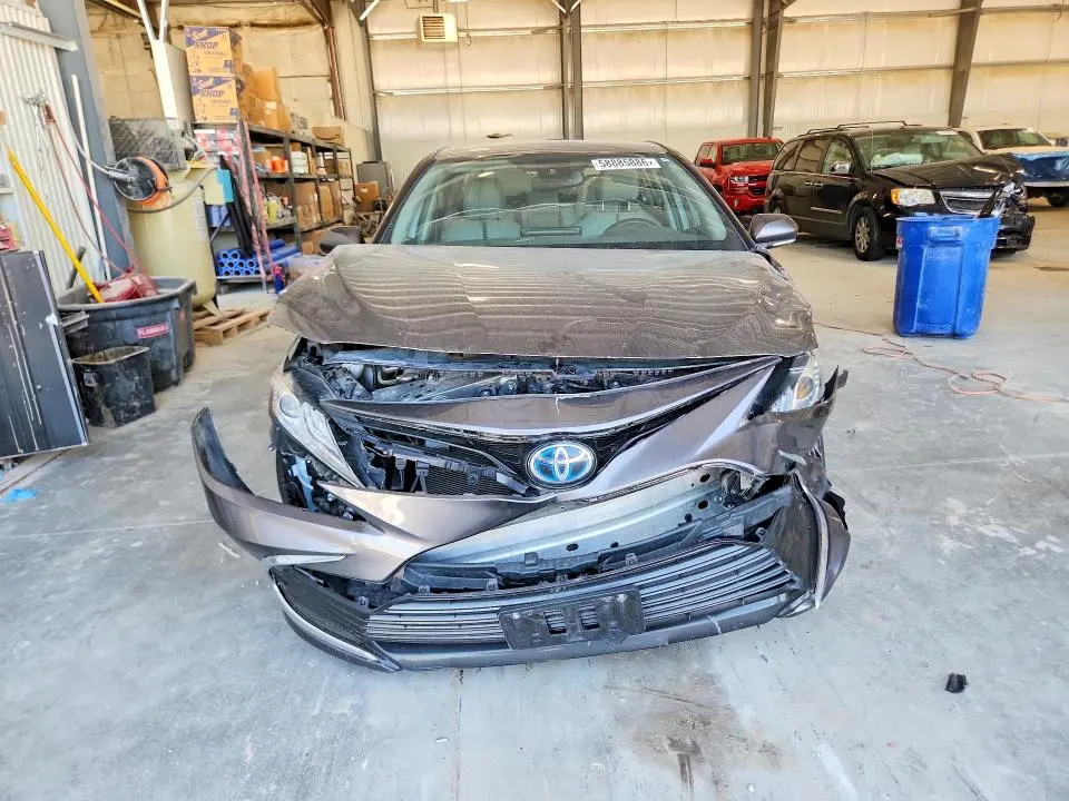 2022 TOYOTA CAMRY XLE  