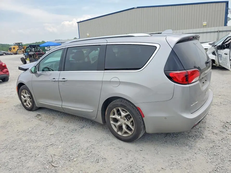 2017 CHRYSLER PACIFICA LIMITED  