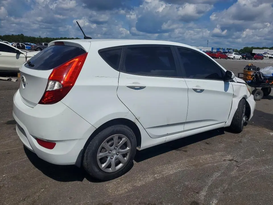 2013 HYUNDAI ACCENT GS  