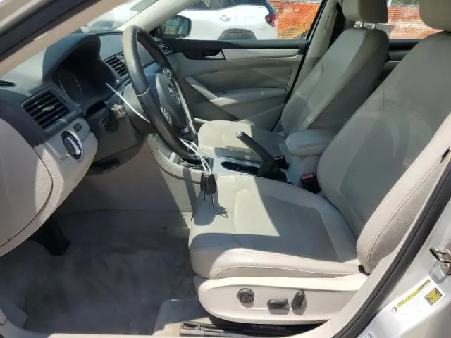 2013 VOLKSWAGEN PASSAT SE  