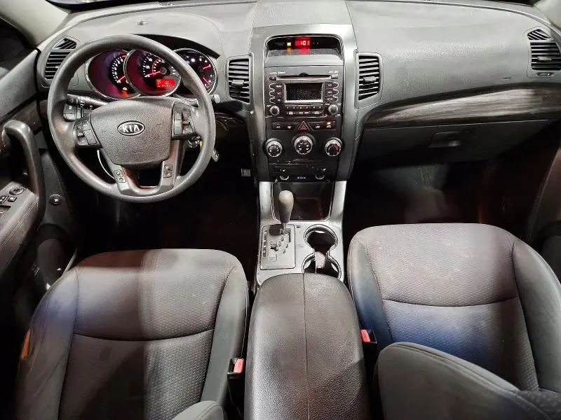 2011 KIA SORENTO LX  