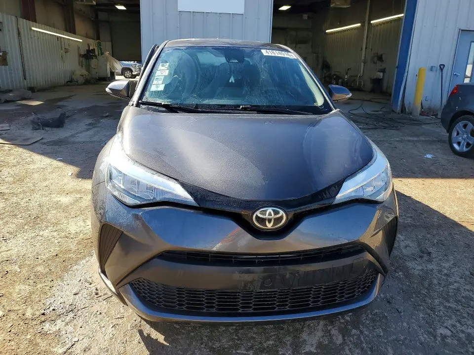 2021 TOYOTA C-HR XLE  