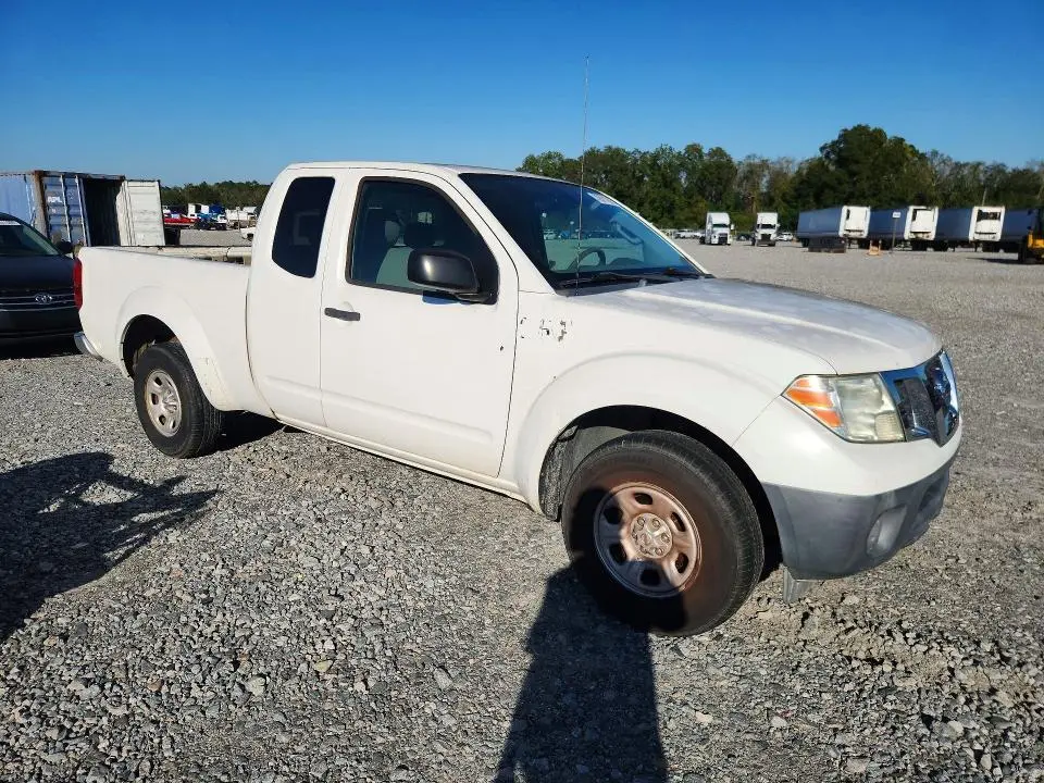 2013 NISSAN FRONTIER S  