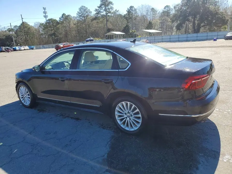 2017 VOLKSWAGEN PASSAT SE  