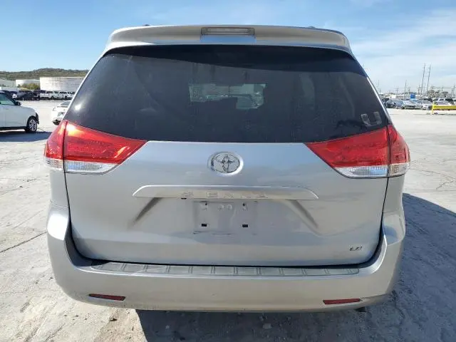 2012 TOYOTA SIENNA LE  