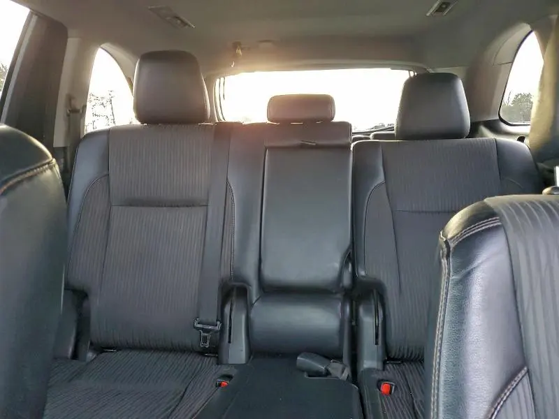 2018 TOYOTA HIGHLANDER LE  