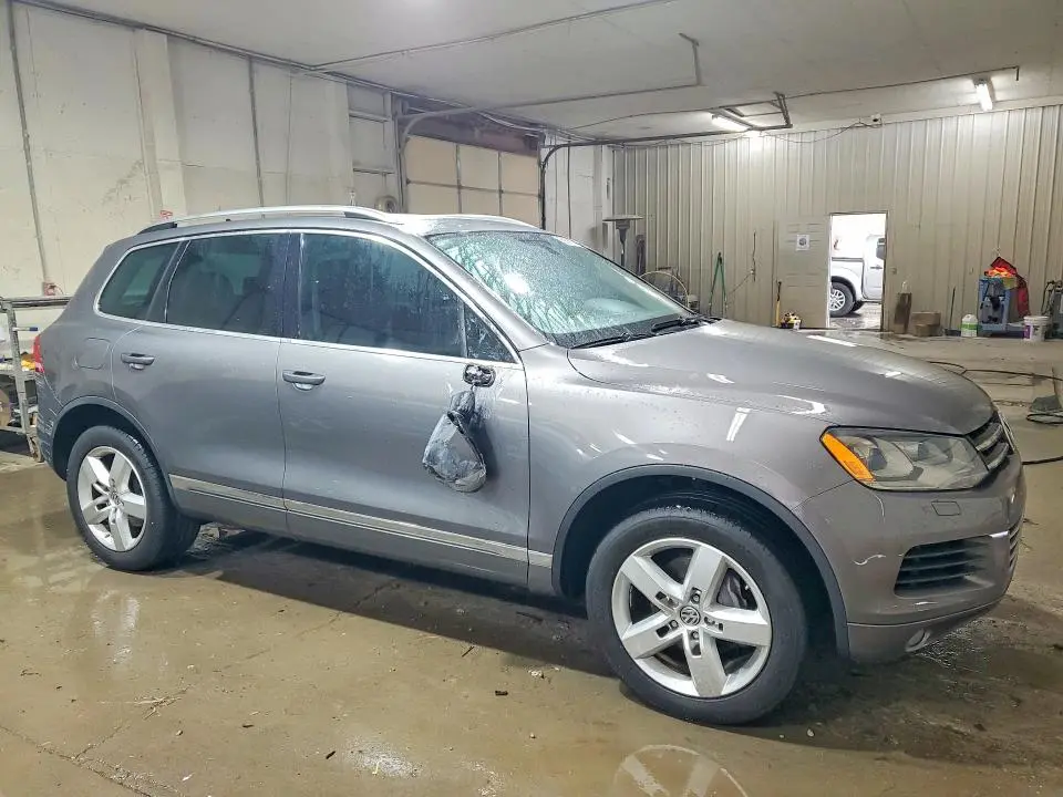2013 VOLKSWAGEN TOUAREG V6 TDI  
