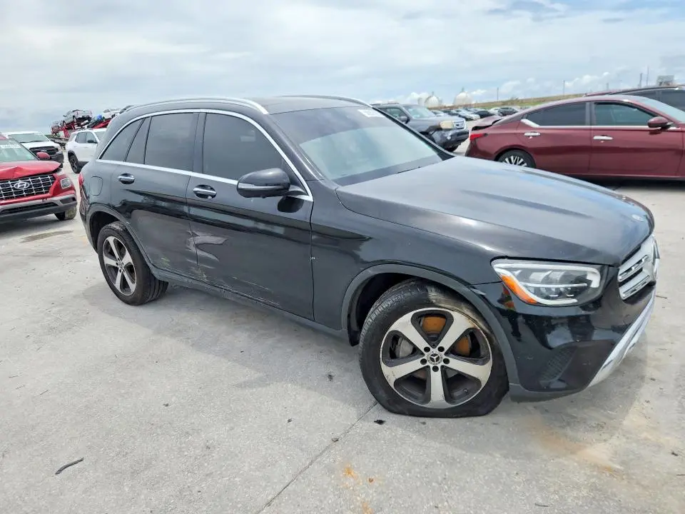 2021 MERCEDES-BENZ GLC 300  