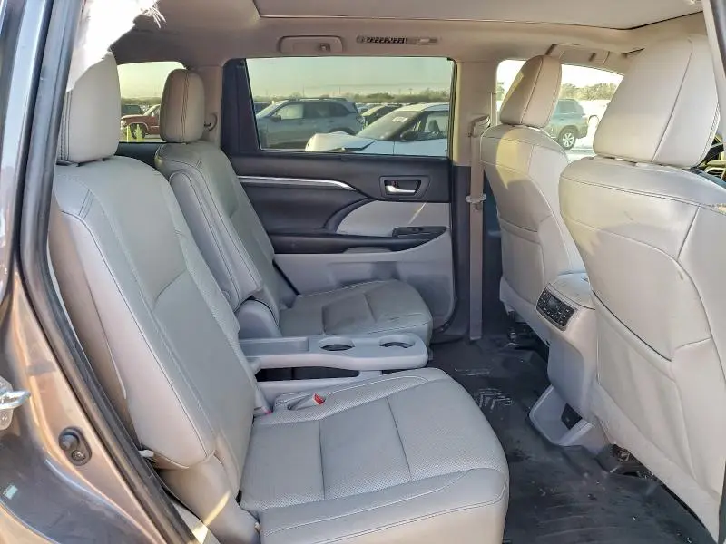 2019 TOYOTA HIGHLANDER LIMITED  