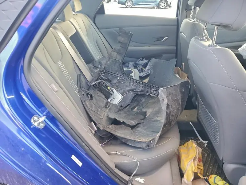 2025 HYUNDAI ELANTRA SEL  