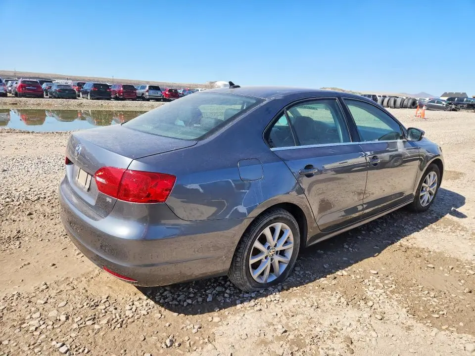 2014 VOLKSWAGEN JETTA SE  
