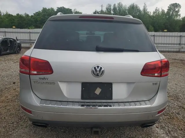 2011 VOLKSWAGEN TOUAREG V6  