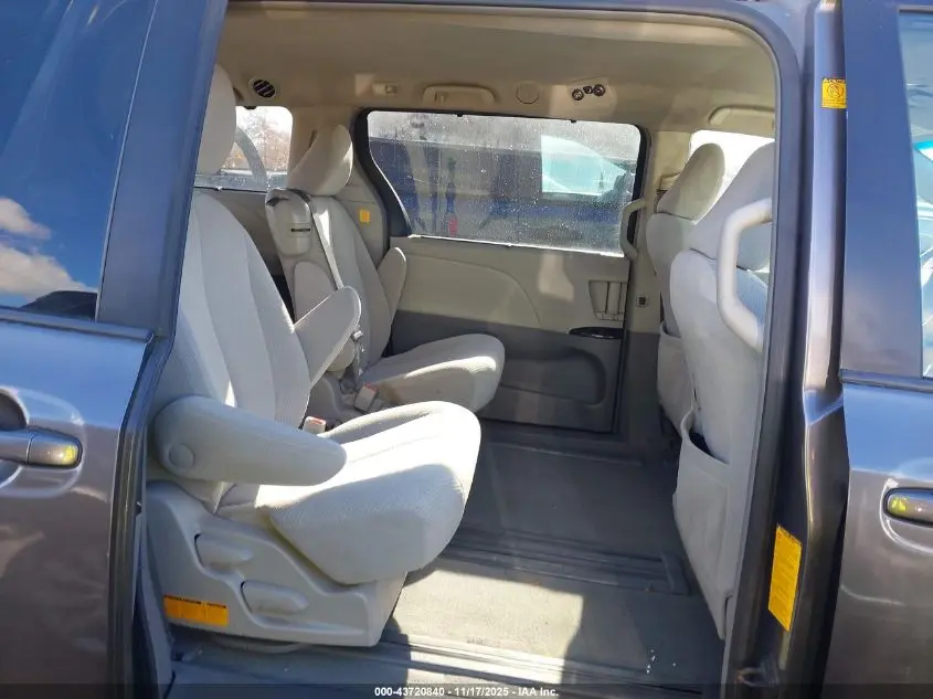 2012 TOYOTA SIENNA LE V6 8 PASSENGER