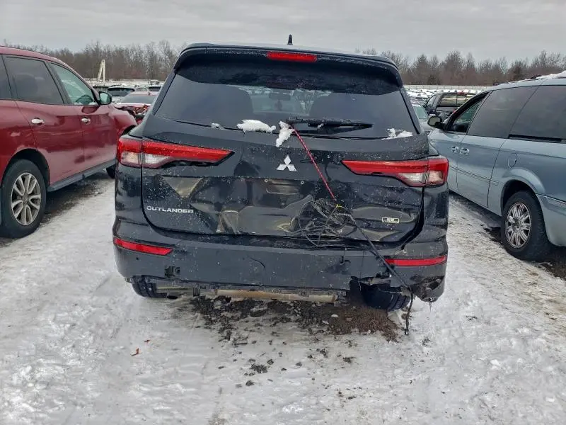 2024 MITSUBISHI OUTLANDER SE  