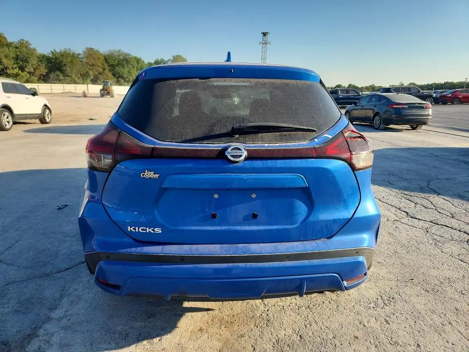2021 NISSAN KICKS S  