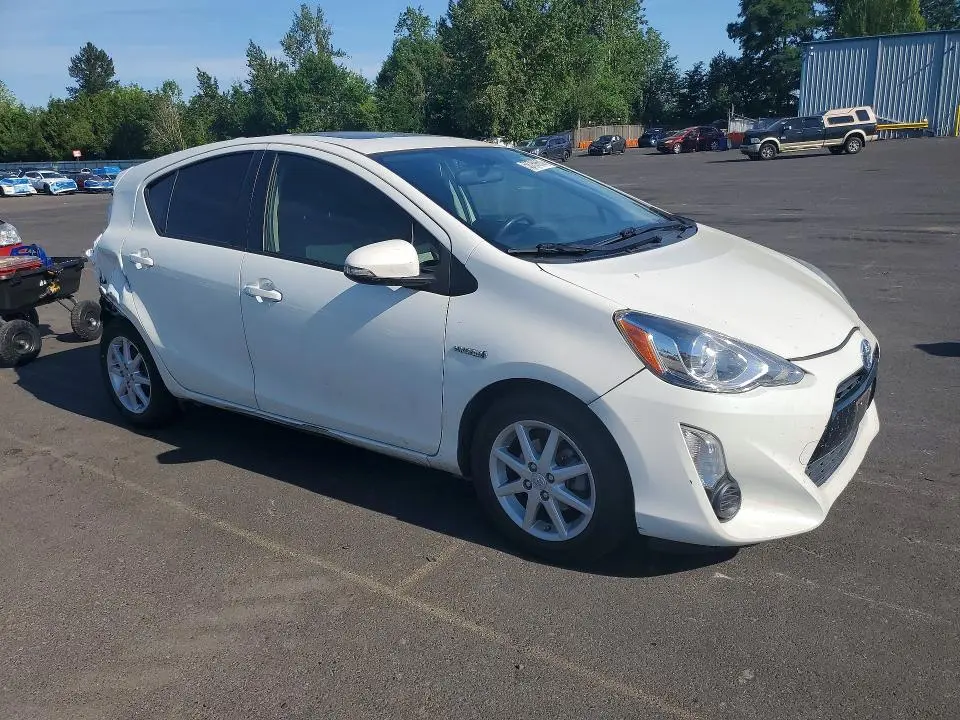 2015 TOYOTA PRIUS C THREE  