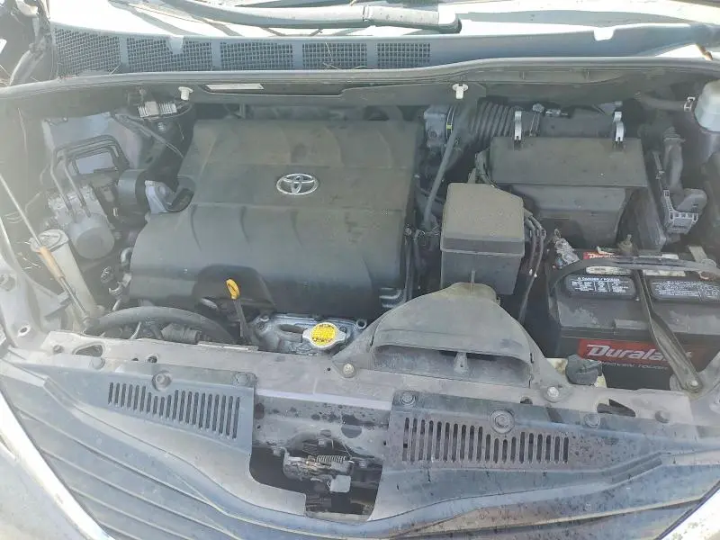 2012 TOYOTA SIENNA LE 8-PASSENGER  