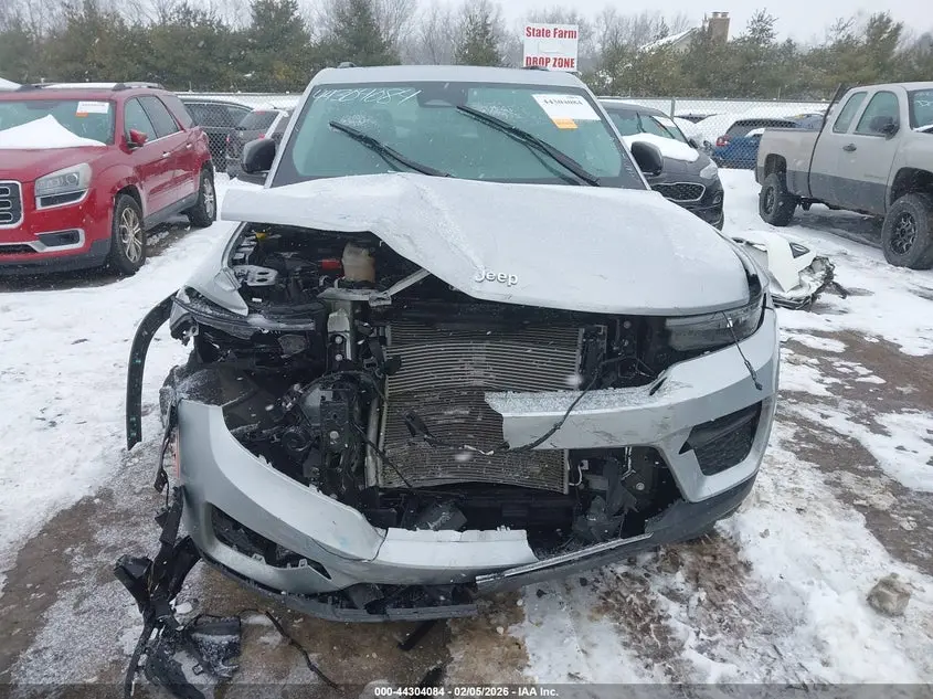 2023 JEEP GRAND CHEROKEE LAREDO X 4X4