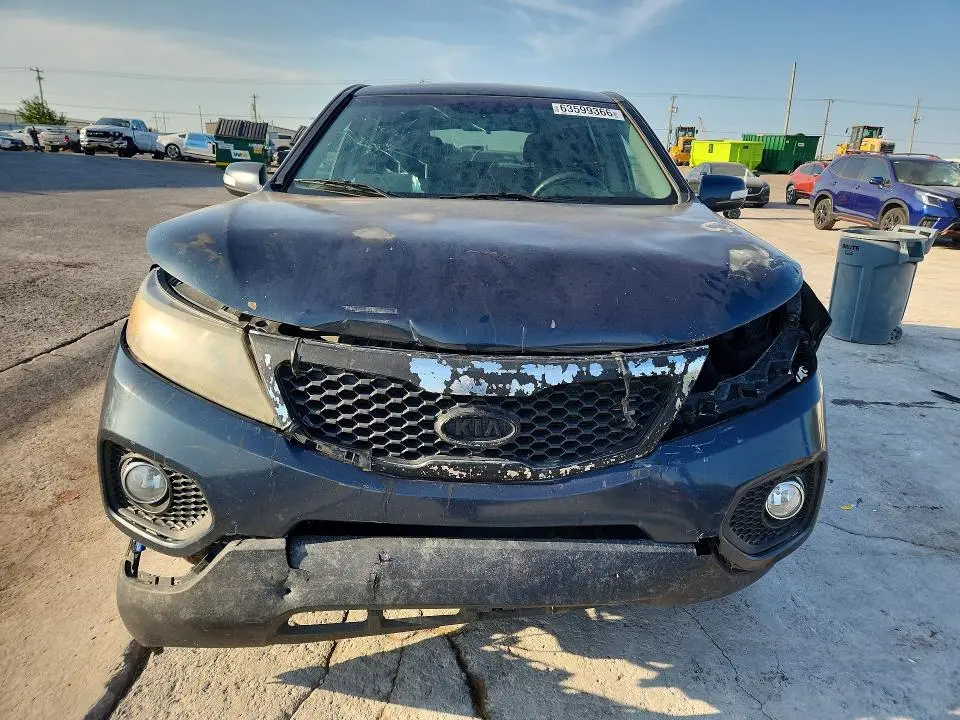 2013 KIA SORENTO LX  