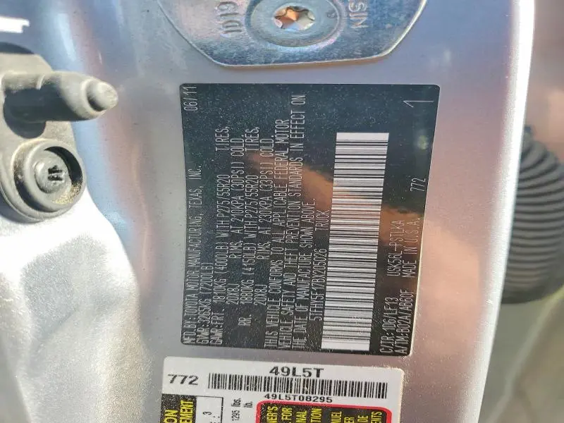 2011 TOYOTA TUNDRA CREWMAX LIMITED  