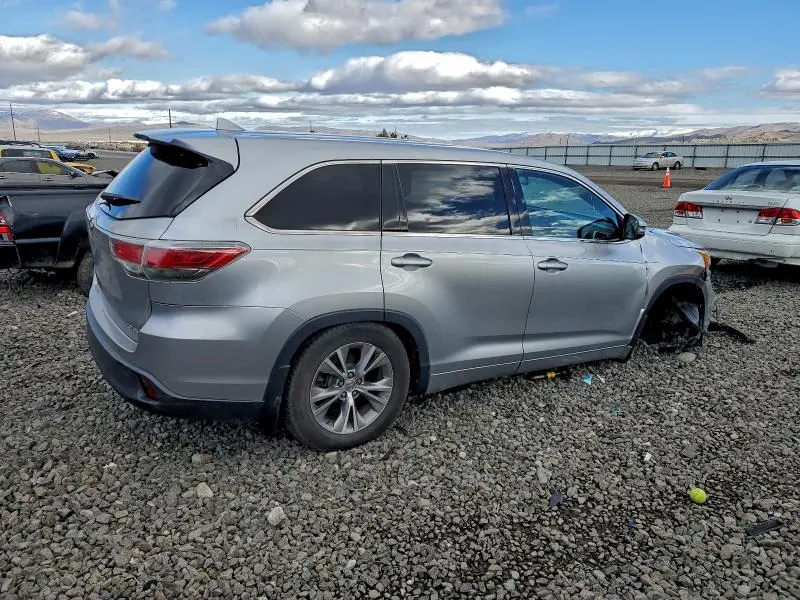 2015 TOYOTA HIGHLANDER LE  