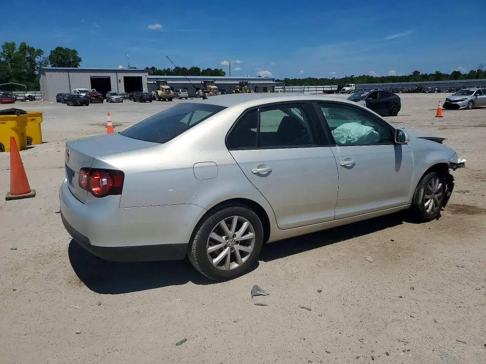 2010 VOLKSWAGEN JETTA LIMITED  