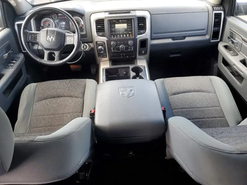 2013 RAM 1500 SLT  